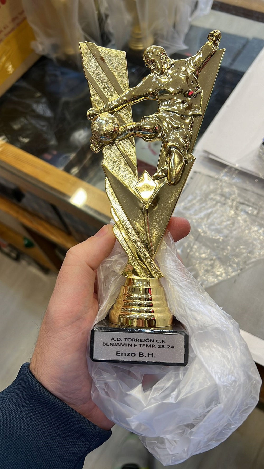 Trofeos personalizados en Torrejón de Ardoz para clubes y eventos deportivos