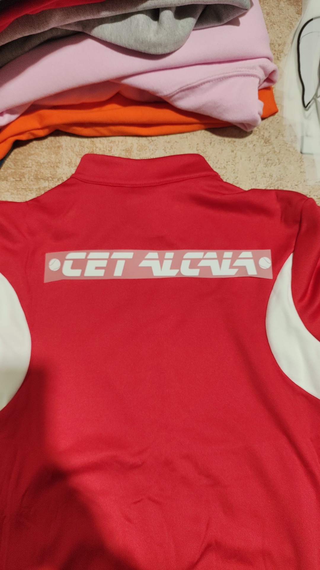 Vinilo DTF aplicado en camisetas deportivas en Torrejón de Ardoz